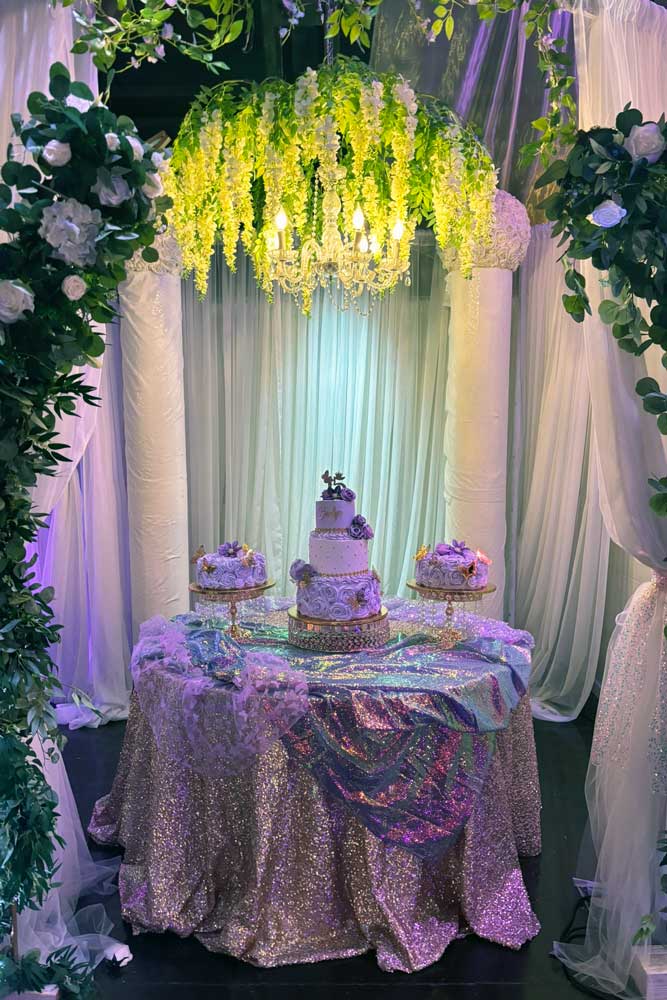 Curved gazebo display for cake or dessert table
